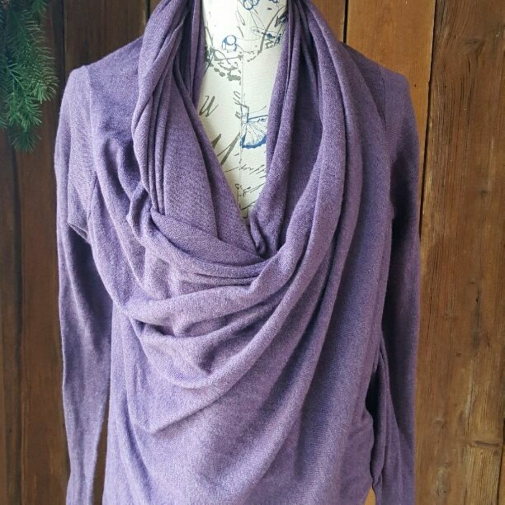 $old moda International! Wear multiple ways wrap